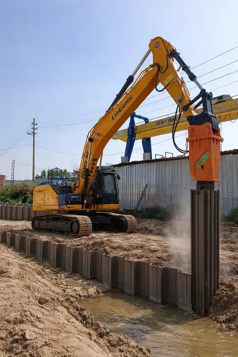 Mersin Palplanş: ekskavatörle palplanş çakımı